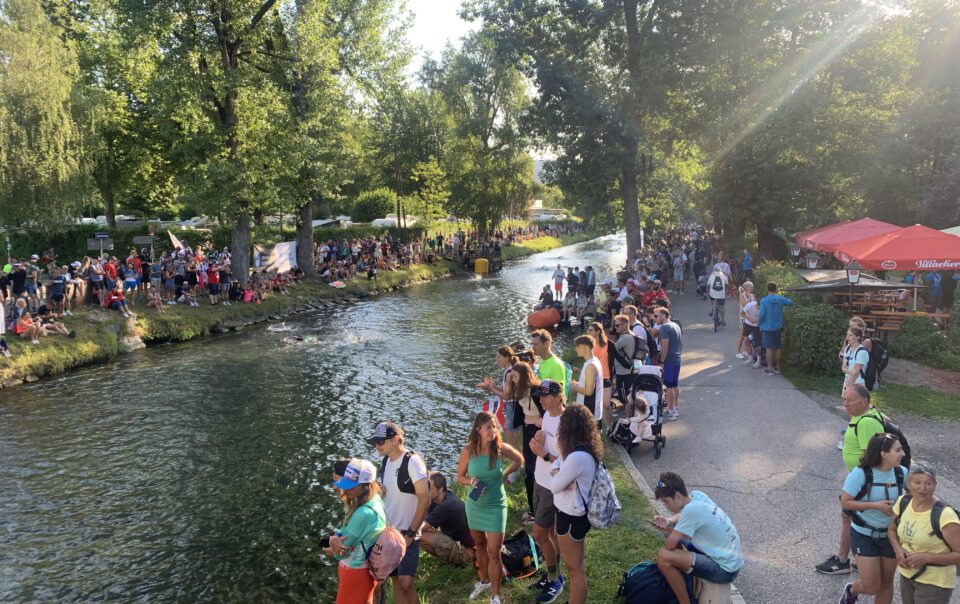 Ironman Klagenfurt Stimmung am Lendkanal